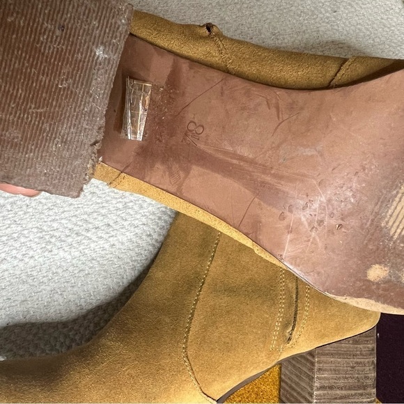 MADEWELL Bryce Suede Chelsea Boot in Camel Booties size 8.5 display picture 2